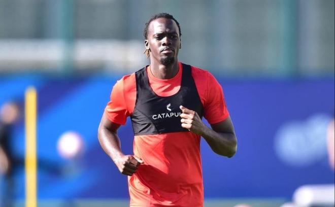 开元娱乐-今晚荷甲传出新动向，上海海港临场应变，管理层表态：管理层满意，赛程密集仍需轮换的简单介绍