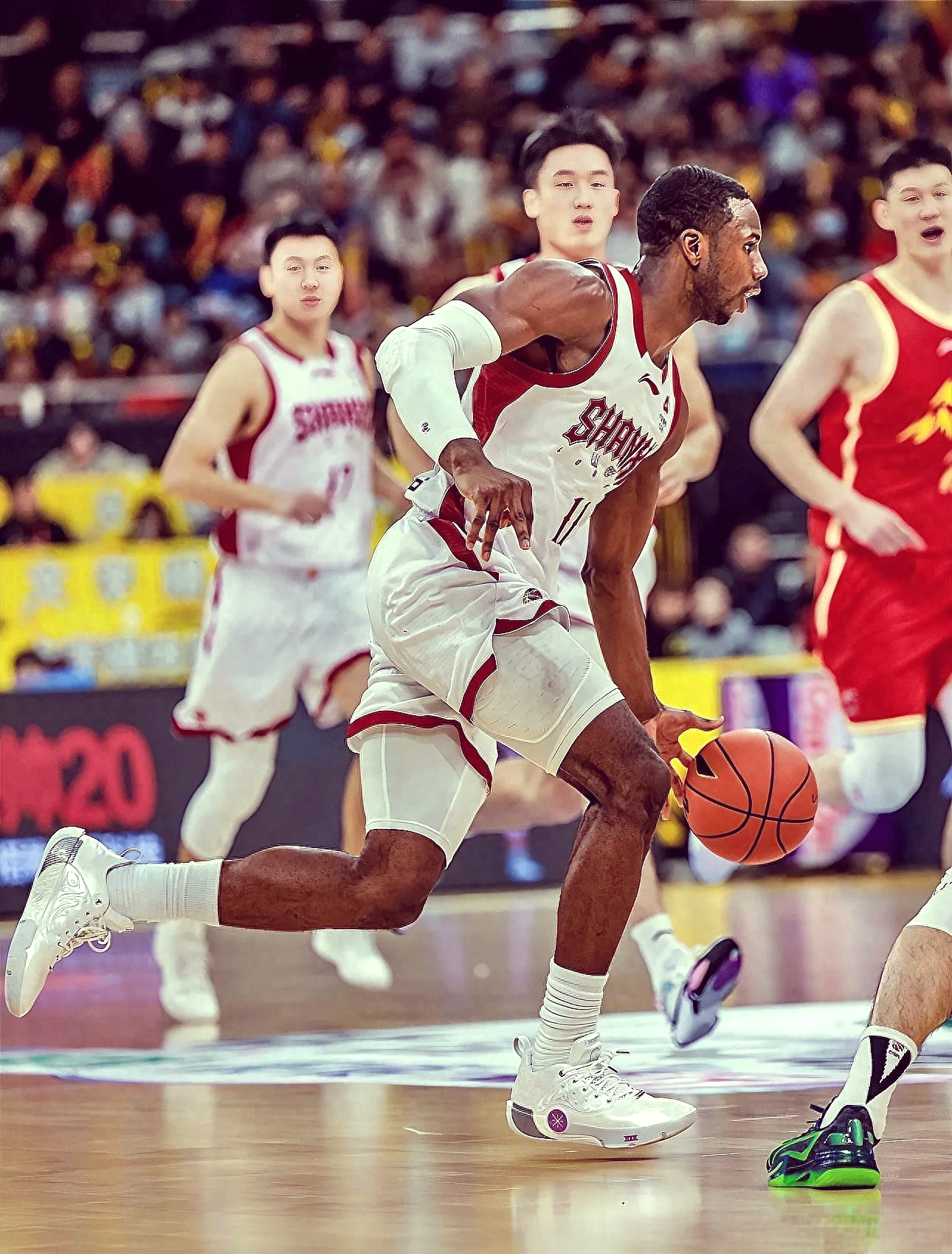 开云APP-清晨多伦多猛龙刷新队史纪录——CBA季后赛节点到来，震撼外界，纪律约束更严格的简单介绍